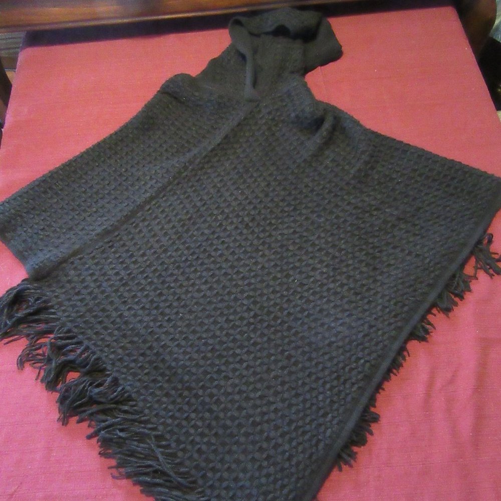 Womens Accessory St Black Knit Poncho Shawl O/S